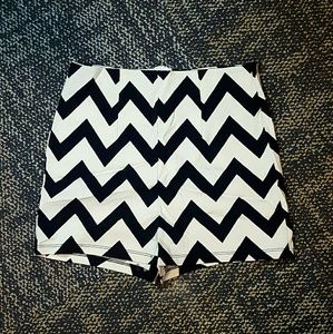 Charlotte Russe Black/White Zig-Zag Print Shorts
